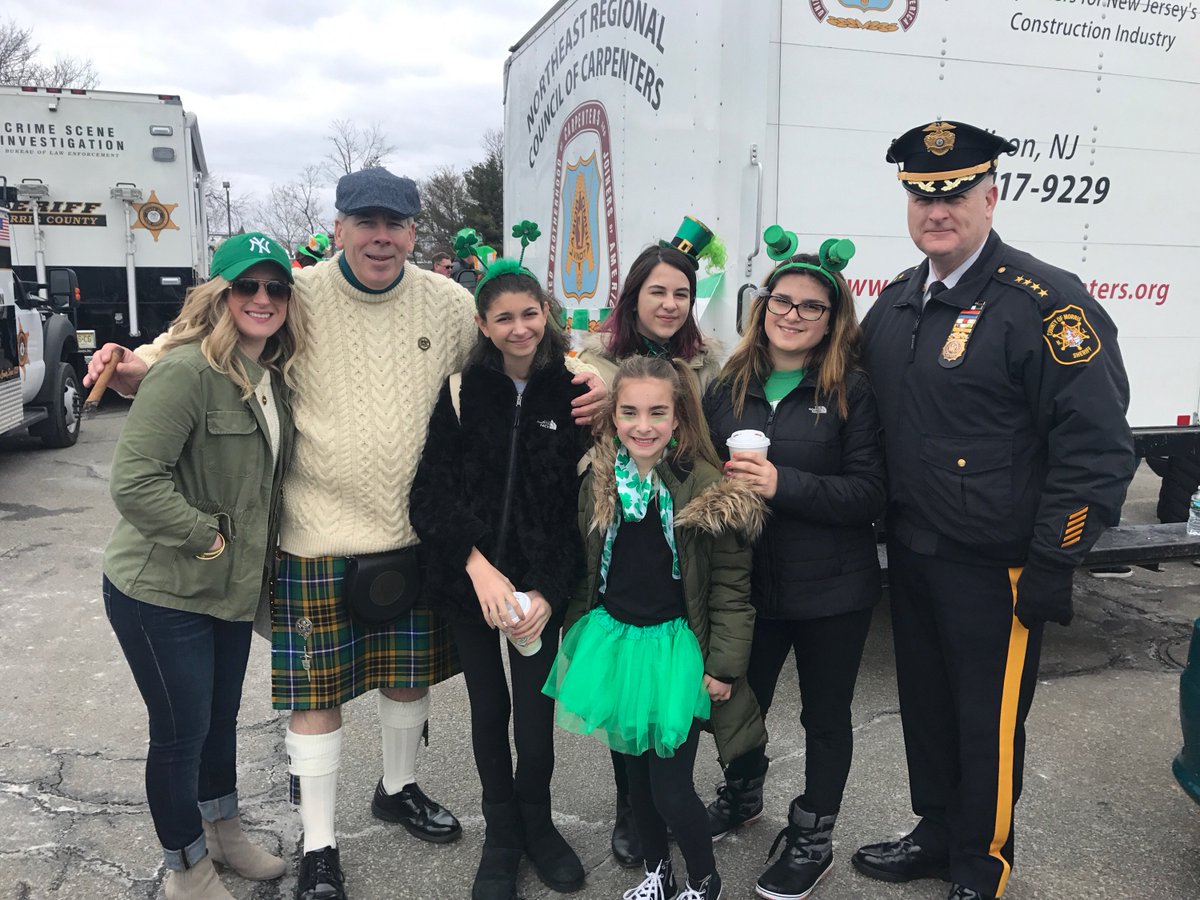 LucysGiftNJ's tweet photo. Lucy’s Gift out supporting Sheriff Jim Gannon &amp; Morristown &amp; Morris County today and everyday!!  Thank you for all you do!! 🍀👏🍀😁💜❤️ #morristownnj #morriscountynj #stpatricksday #lucysgiftmjsf #fashionforcharity https://t.co/b7xbah4gsP