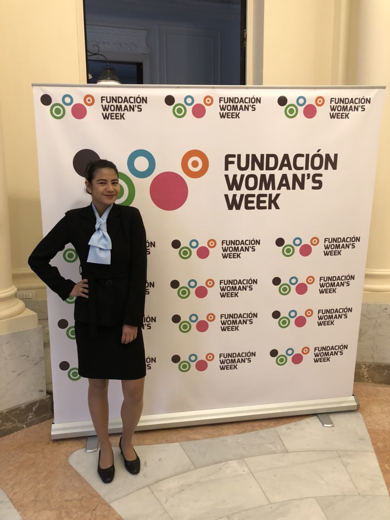 allyssa_isla's tweet photo. Día 8 de marzo. Prácticas por el día internacional de la mujer. Recepción de Invitados. Premios Internacionales de la Mujer. En la Embajada de Italia. Gracias @CharoRosell qué gran oportunidad nos bringas en cada práctica ♥️✨ #practicas #avanzado #pocoapoco #embajada https://t.co/8Xg1By7L72