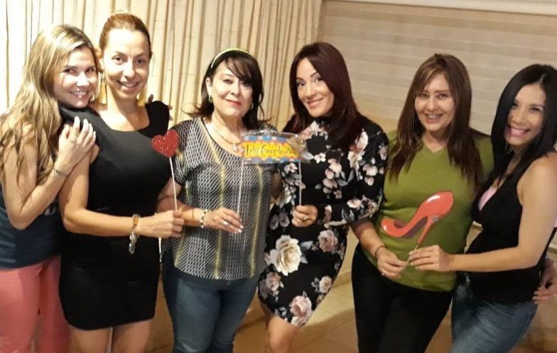 AryelisRAH's tweet photo. Hoy celebramos el cumpleaños de nuestra querida compañera @vidalinarah te deseo 365 días de mucha salud y felicidad 🙏🎂🍾🎉 #rahfalcon https://t.co/fK7TQd9gS4 https://t.co/6haS5SQ3yV