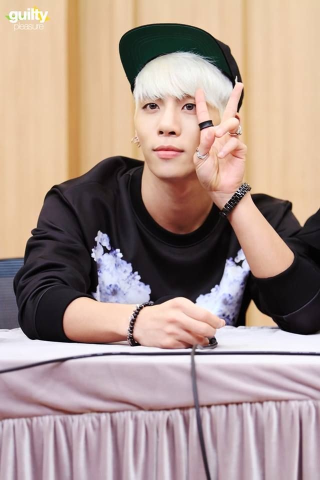 desitop's tweet photo. Jonghyun Oppa did a great job! Thanks for everything! 
너 너 사랑해.♥️❤💜💝💞 https://t.co/Ccn8Mp9XHM