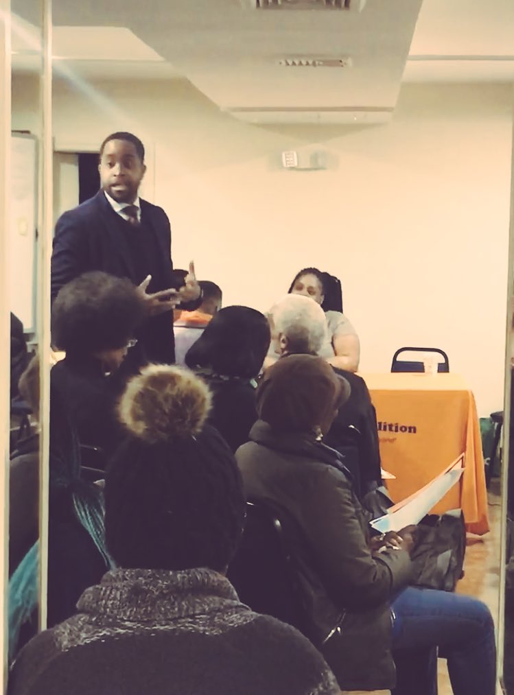 zellnor's tweet photo. Great being with our tenant leaders at @Flatbushpower this morning! #NoMCI #RentRollBack https://t.co/5tDVeEXDnf
