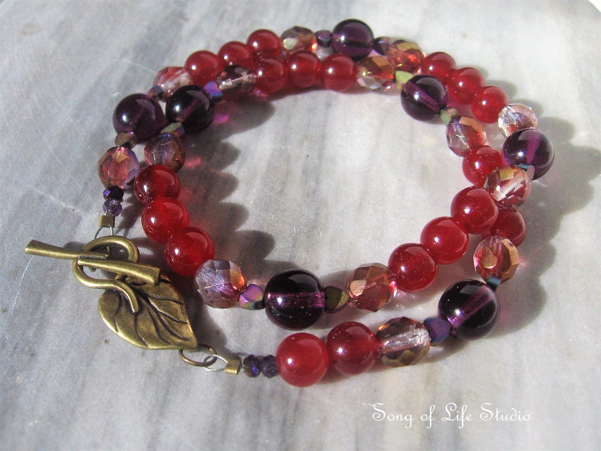 LaurieCDesigns's tweet photo. Purple Red #Necklace https://t.co/DeRioKlgEr #purple   #handmadejewelry #handmadejewellery #giftsformom #giftsforher #jewelryonetsy #jewelryaddict #jewelry #jewellery #accessories #birthdaygifts #jewelrygifts #etsystore #gifts #MothersDayGifts https://t.co/NA2kCa0pZ3