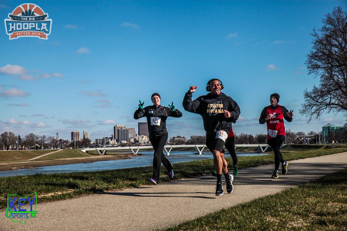 RunKeySports's tweet photo. Hands up if you're ready for the @DaytonHoopla #FourMiler! If you're not already registered, do so at @itsyourrace and be part of the excitement in March as Dayton, Ohio tips-off the madness! #TheRoadStartsHere
Register: https://t.co/bWYHSn2LFS
Photo credit: @mikecimages https://t.co/NbqARqRHru