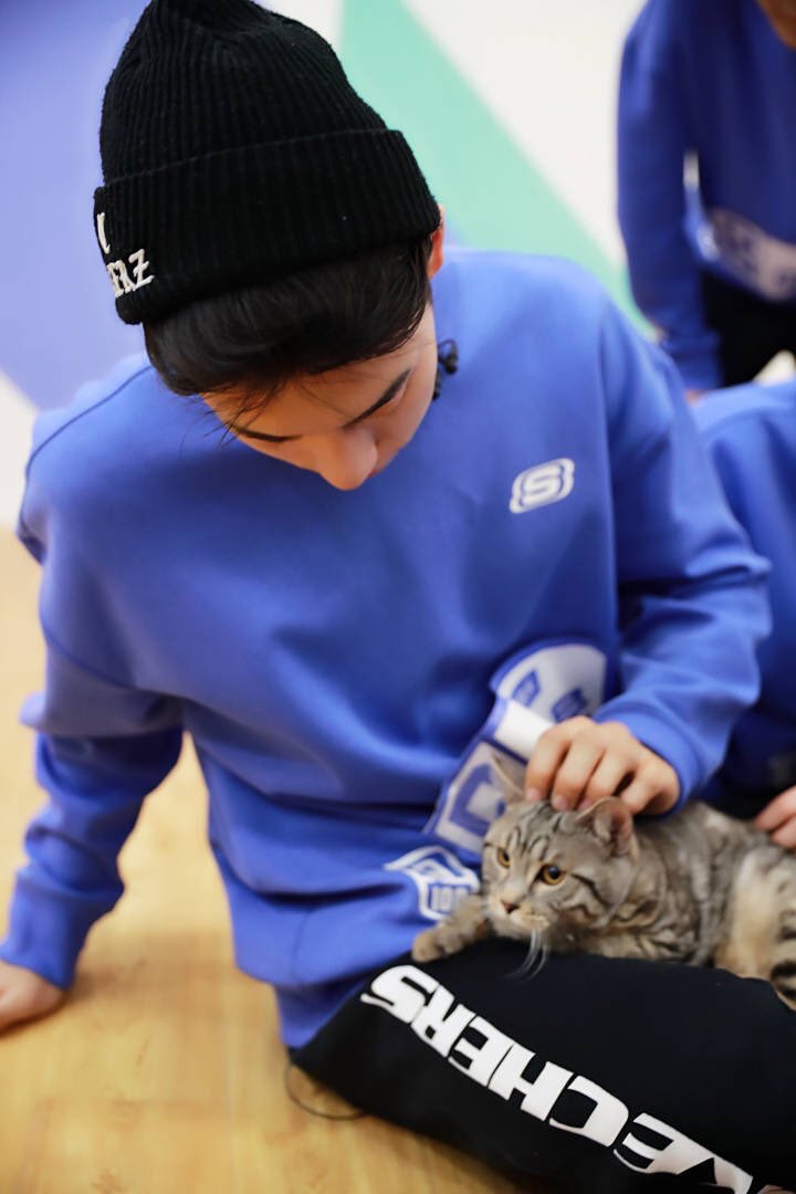 bgiee2's tweet photo. เลาเลือกถูกคนแล้วจริงๆ หล่อ ใจดี รักสัตว์ ร้องได้แร๊ปเป็นเต้นเก่ง รวยมีคาเทียร์ใส่ อีก1คนถ้ายังไม่รู้จะโหวตให้ใครฝากหวังจื่ออี้ด้วยนะคะ⚡️💖 #idolproducer #WangZiYi #หวังจื่ออี้ #จื่ออี้ #王子异 https://t.co/hmVejdCFJJ