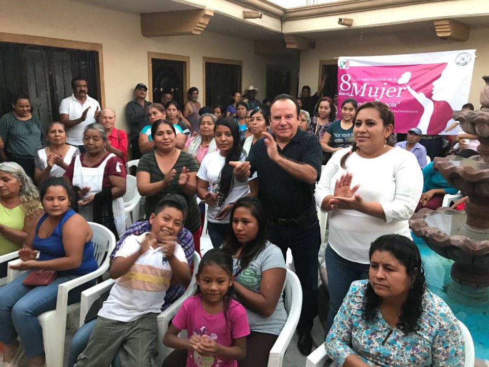Angel_RiveraBe's tweet photo. Exitoso Evento del ONMPRI Celebrado el día 8 de marzo
#ÁngelRiveraBello #DíaInternacionaldelaMujer #Miacatlán #ONMPRI #YoConMeade https://t.co/IyNwUH9wJO