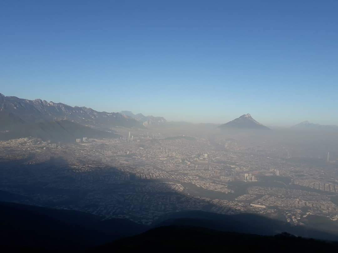 toi_tonto's tweet photo. Ahhhh pero que hermoso se ve nuestra ciudad llena de contaminación.
Haremos algo acerca de esto?
#Regios #Monterrey #NuevoLeon #CapturaRegia #PostalRegia #InstaRegios https://t.co/sPdP0yq9WU