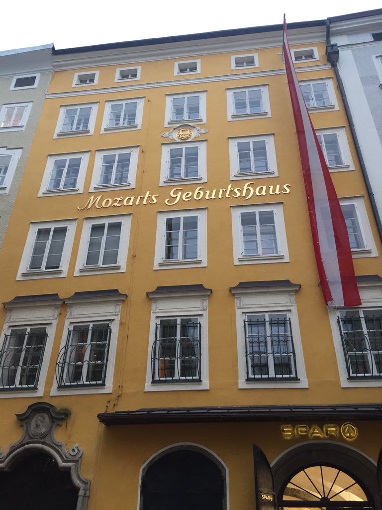 TeamAlcatraz18's tweet photo. SO...we reached our furthest point! After not being content with staying in Memmingen, we bussed/ trained our way via Munich into Austria 🇦🇹, finishing in Salzberg, outside the birthplace of Mozart. Now back to Munich to chill ahead of our return #JailbreakCUSU @VolunteerCUSU https://t.co/oWwXjGZFR4