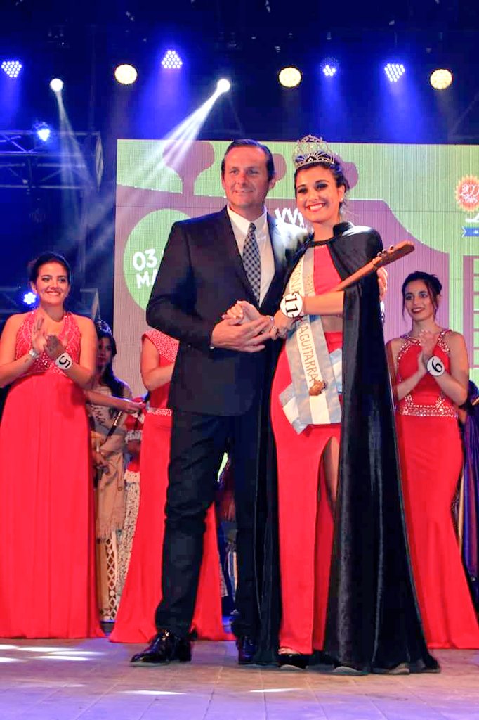 CamiloEtcheva's tweet photo. La XXVI Fiesta Nacional de la Guitarra tiene su Reina: La elegida fue Rosa Antonella Ibarguren; la 1° Princesa, Ana Paula Conte; y la 2° Princesa, Morena Puig https://t.co/qRWbKpngtz