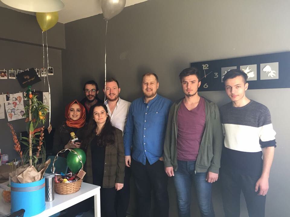 serbaycomtr's tweet photo. Grafikerimiz Aynur'un doğum gününden geriye kalanlar.
@serbaygiller #serbay #serbayinteractive #dijital #reklam #ajansı #reklamajansı @AynurCaan @gorkem__ozdemir https://t.co/k7Y1vczvA9