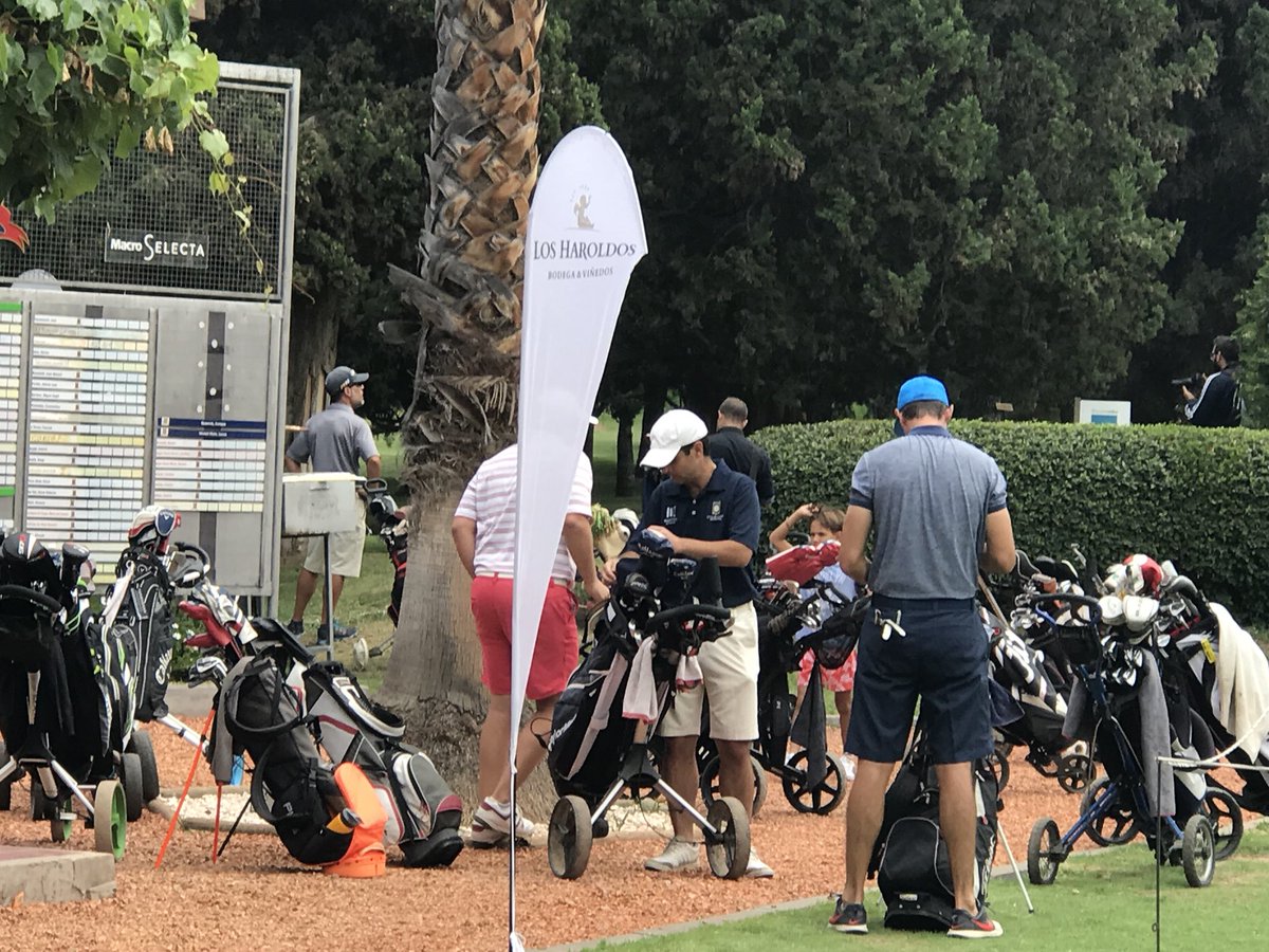 MarceMitchell's tweet photo. @LosHaroldos presente en el #TorneoVendimia2018 en el @GolfClubAndino https://t.co/5h7qqHcgs9