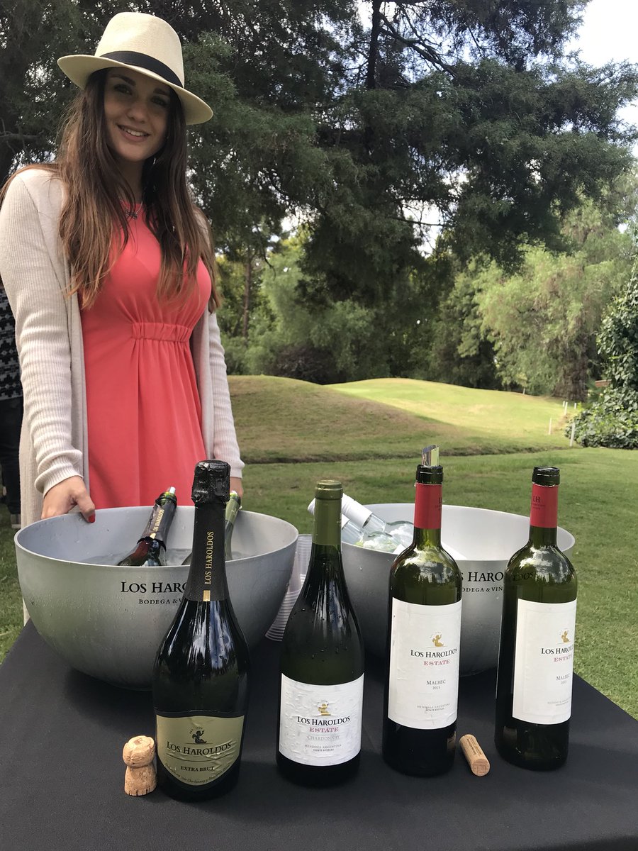 MarceMitchell's tweet photo. @LosHaroldos presente en el #TorneoVendimia2018 en el @GolfClubAndino https://t.co/5h7qqHcgs9