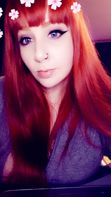 I love this hair color so much more than the last one I had! https://t.co/CdxTJhG8Sc