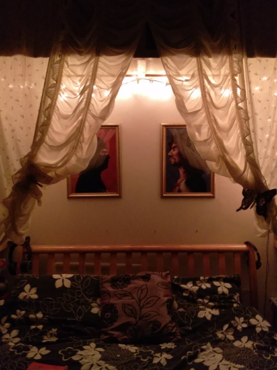 MumsieGames's tweet photo. Thanks to @Fanfiber I now sleep with two handsome well hung gents above my bed 😜😜😜😜
#fanfiber 
#ninjasexparty https://t.co/eGWXvHTcKJ