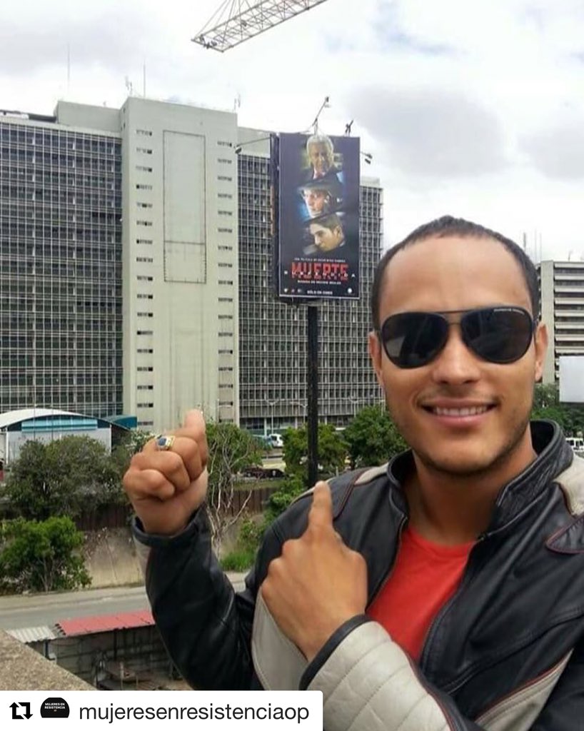 jaztor's tweet image. Solo era un ser humano pero un GRAN y VALIENTE ser que la mayoría no supo apreciar y pretendían que tuviera superpoderes y acabara con el régimen de un solo trancazo mientras que el resto no hacíamos lo suficiente y otros sencillamente NO hacían nada... #OscarPerez