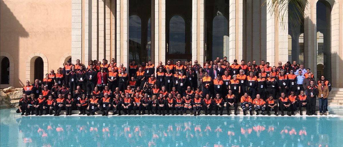 🗒️La Generalitat reúne en un congreso a 200 voluntarios de #ProtecciónCivil de toda la Comunitat Valenciana goo.gl/FtD1ds