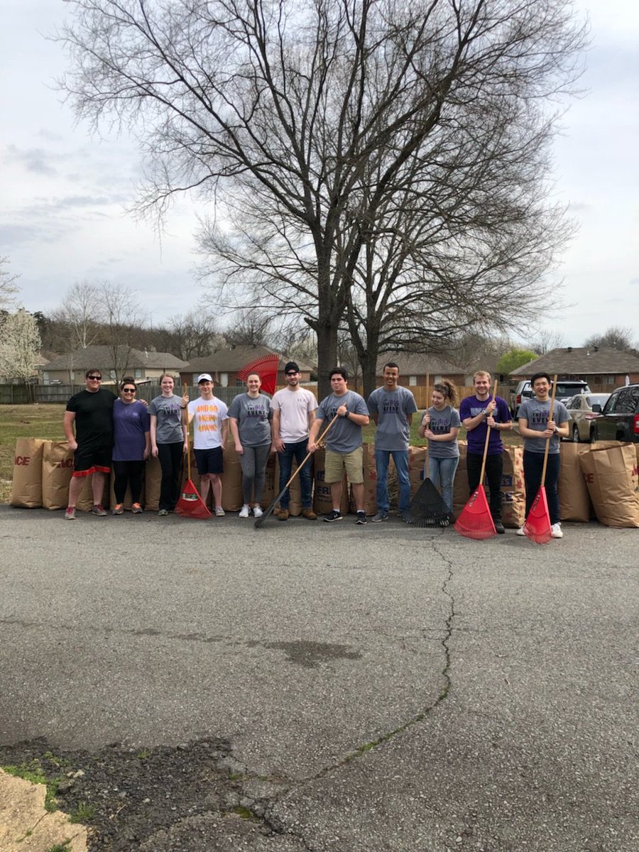 Thanks a million (probably more like billion) to the hard working <a href="/ucabears/">University of Central Arkansas</a> <a href="/ucabigevent/">UCA Big Event</a> volunteers that came out to our house today to help rake leaves! We raked up more than 20 bags - they're AWESOME! #ucabears #UCAbigevent 🐻
