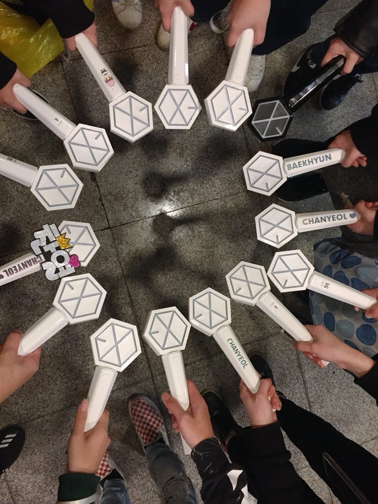 qsxt9966's tweet photo. RT @EXOsmTaiwan: #iHeartAwards #BestFanArmy #EXOL @weareoneEXO https://t.co/Isi6am0qg7