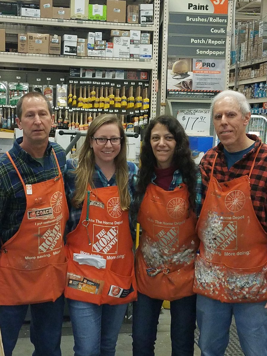 JessJensen_'s tweet photo. Flannel Friday on a Saturday! Mahwah Paint dept! @VOA0963 @nola_HD0963 https://t.co/Hwb5U7XCOQ
