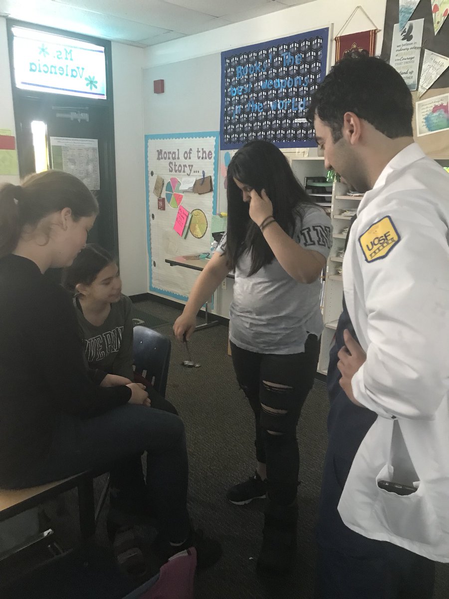 Valencia_lms's tweet photo. A big AVID thank you to Angel Mendoza, a former LMS Avid Student, for sharing the importance of determination and resilience in a medical career. The students enjoyed learning about the medical field. https://t.co/RqEq88uQ1Z