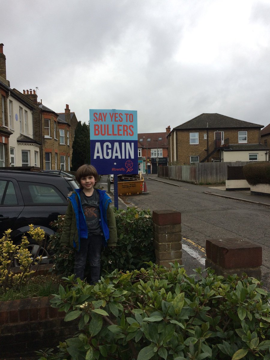 ElizabethEMcG's tweet photo. Counted 7 #BWSFB boards on the short journey from my Nan’s house in #Bickley to my house in #SundridgePark The 7th being our own of course! #MyNanIsNotANimby #sayyestosthughs We new need schools in #Bromley https://t.co/9qlTLaLDYq
