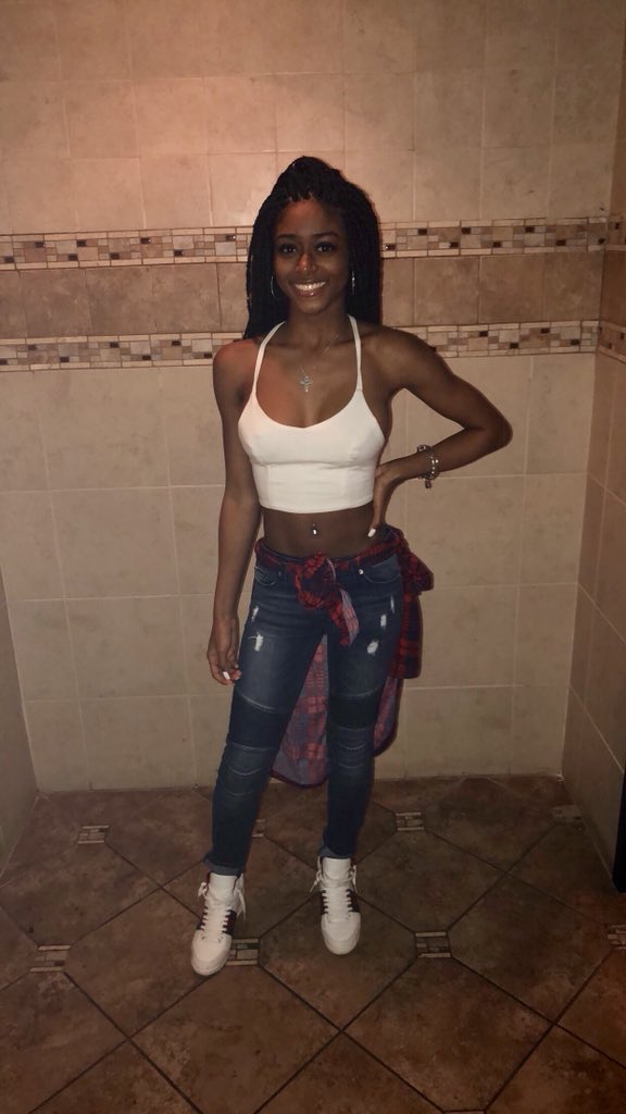msnijaak's tweet photo. fuck what u heard , im lit❤️🖤🤤 #youngestdoingit https://t.co/8PJkcavX6Y