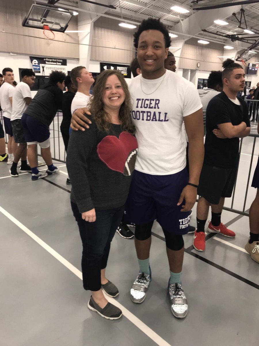 Faith4Love4Hope's tweet photo. I swear I’m not a crazy mom, just a crazy fan whose kid will get to play with you when you’re a senior! So much luck to you in the coming years!! @lilmeechie_king #WatchOutNFL #KickAssQB https://t.co/Q55xzv2Wm3