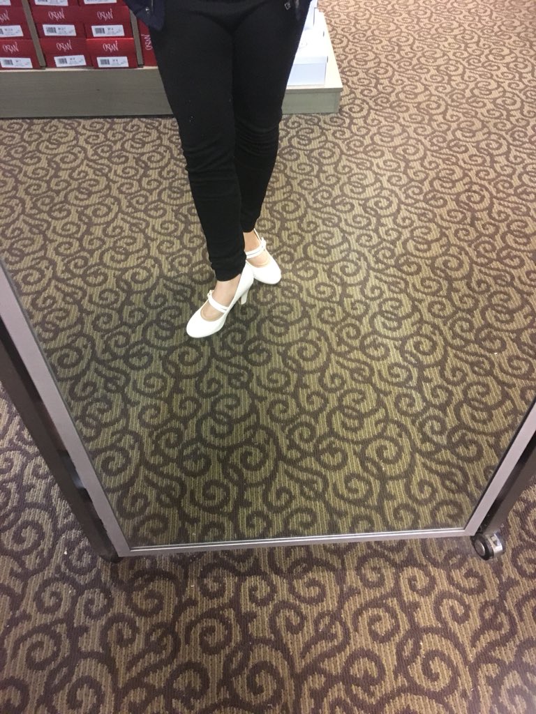 DvaVibes's tweet image. #SaturdayBlogs #SaturdayThoughts These shoes are cute... and are being bought by Mother for me