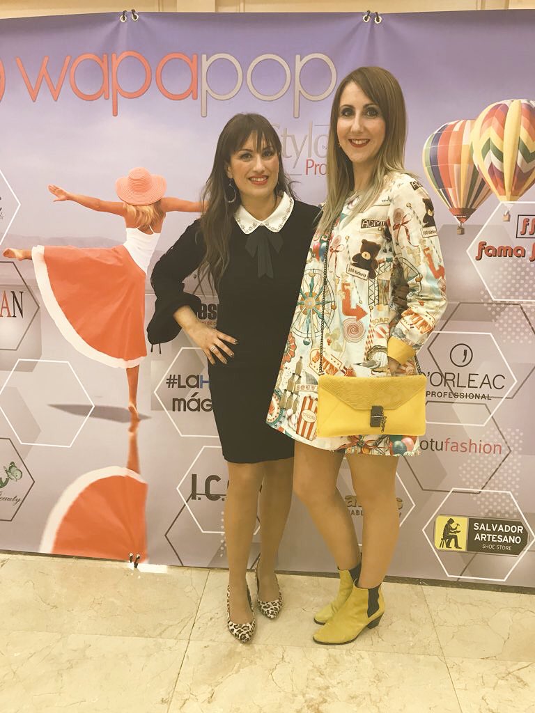 Personas que llegan a tu corazón y además, profesionales!
Hoy <a href="/WhynotShopper/">whynot.shopper</a> #blogger y <a href="/MareasalaMar/">Mar Azorín</a> #maquilladoraprofesional 
Juntas en #WapapopValencia