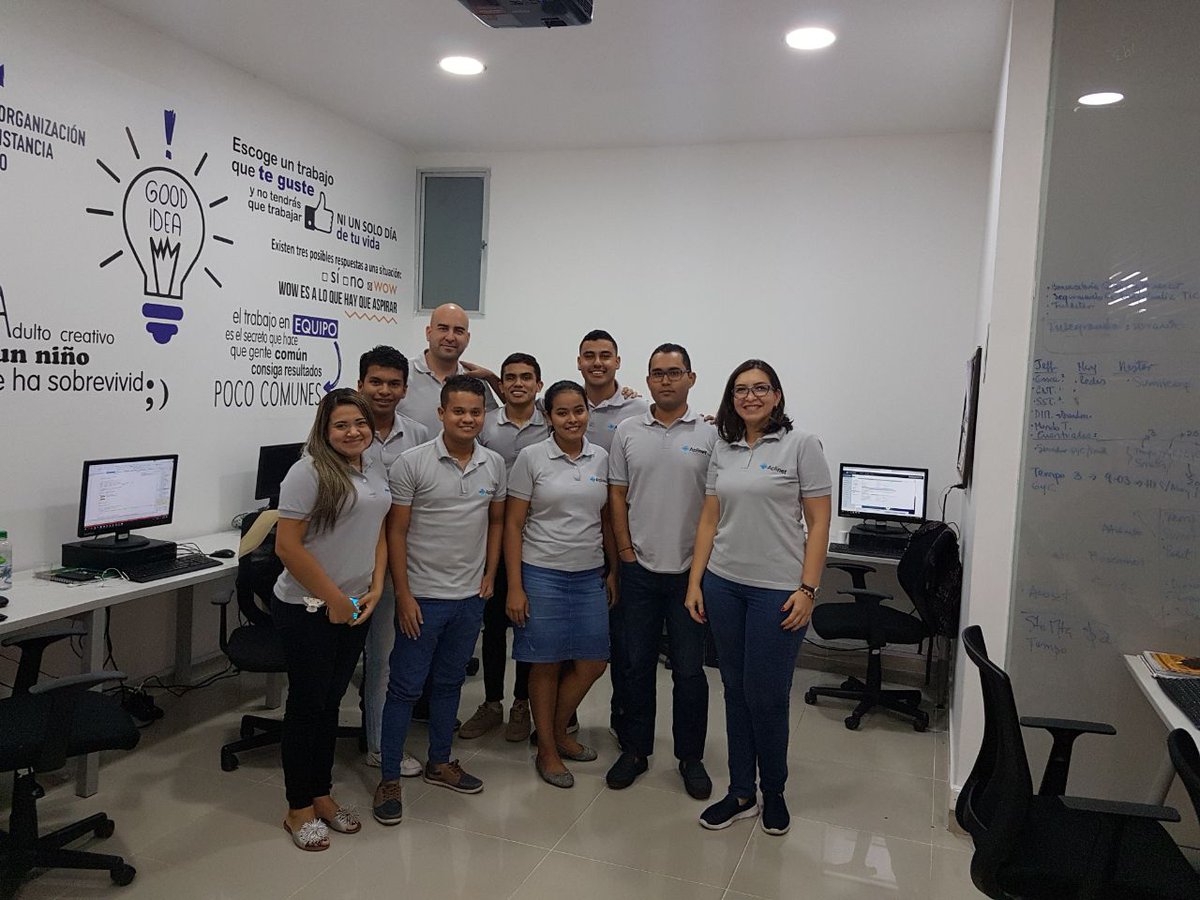 aplinetsas's tweet photo. Hoy estamos de celebración 👏👏🍰🎂 y nos sentimos dichosos de cumplir 8 años. Gracias a todos por ser parte de la Familia Aplinet. #Sorttime https://t.co/tZ6Y3qeOyj