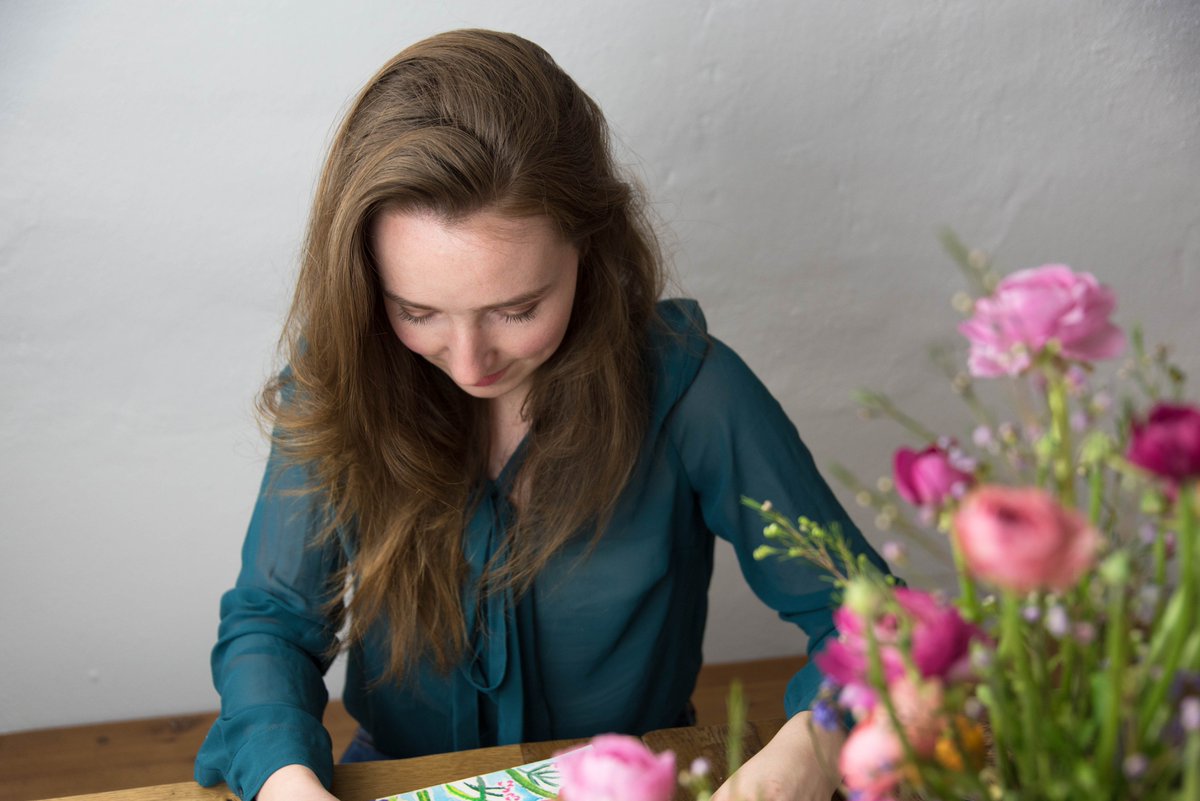 indiskovenprint's tweet photo. New website in the making, hooray! And finally took some 'in action' shots ☺️#printdesigner #printdesign #surfacepattern #watercolourartist #independentdesigner #IndiSkovenPrints #intothewoods #allthingsfloral #botanicalillustration #floralprints #fabricprint #floralprints 🌷🌻 https://t.co/juP3ugGJwq