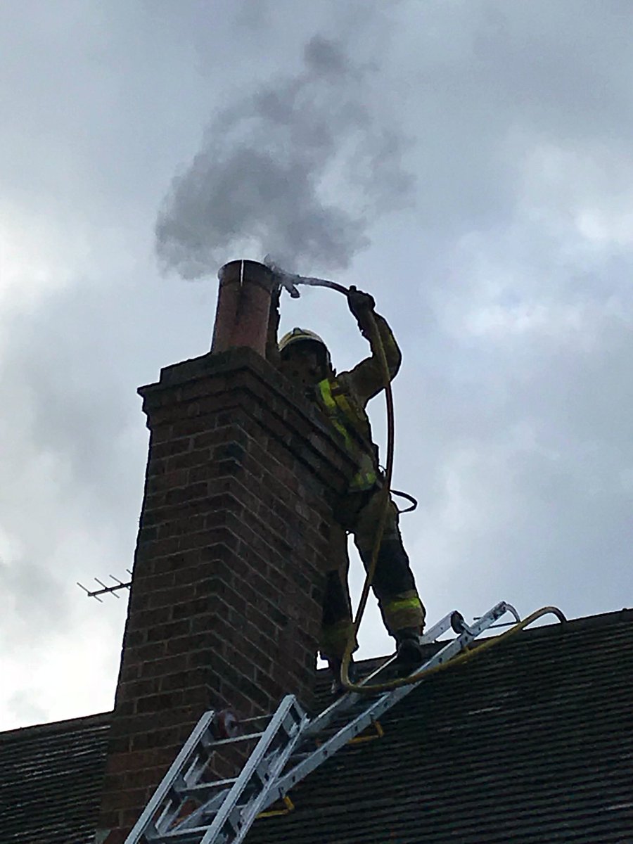 SFRS_MDrayton's tweet photo. INCIDENT: Rescue Pump🚒 and @soyconsado in support🚗mobilised at 15:07hrs by @SFRS_Control to #ChimneyFire in #Woore 🔥Difficult chimney requiring crews to gain access from the roof #SafeSystemOfWork using #Ladders #LineSafety #Hosereel💦 Check your chimney is swept regularly👍🏻 https://t.co/k6x0QmEUio