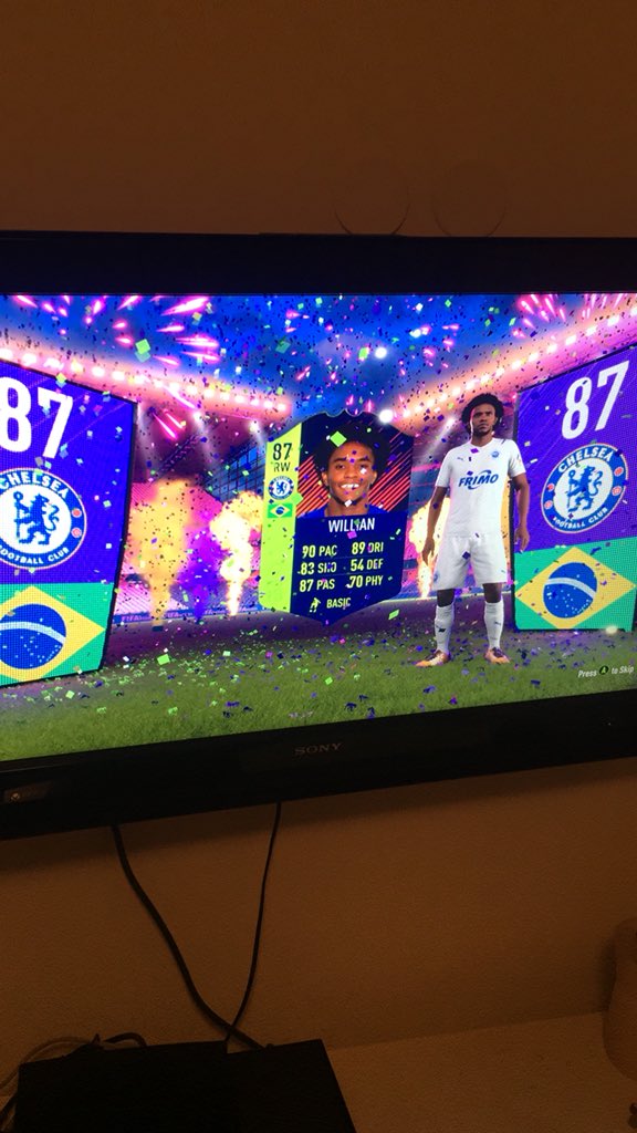 LiamZwickel's tweet photo. Today was such a good day🙂😎 #fut #pack #futpack #fifa #ptg #sbc #fifa18 https://t.co/wVgCWozFeq