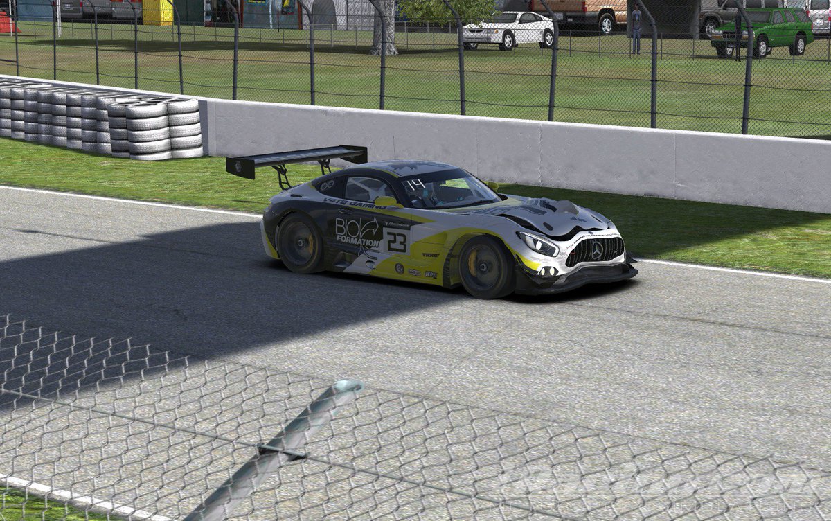 V4TQ_Gaming's tweet photo. Pointage après 5 heures de course la Mercedes de la V4TQ Gaming #BioFormation est remontée après les 3 relais de Marc, Arnaud et Florian à la 14ème place ! On continue ! https://t.co/oKalBr8DXf