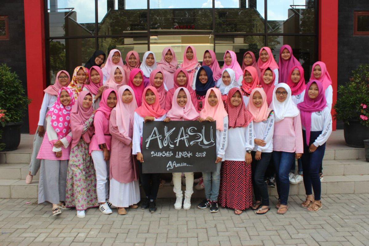 alfita_wahyu's tweet image. Let's fight together #AKASU #Ijat_Crew #suksesUNBK2018