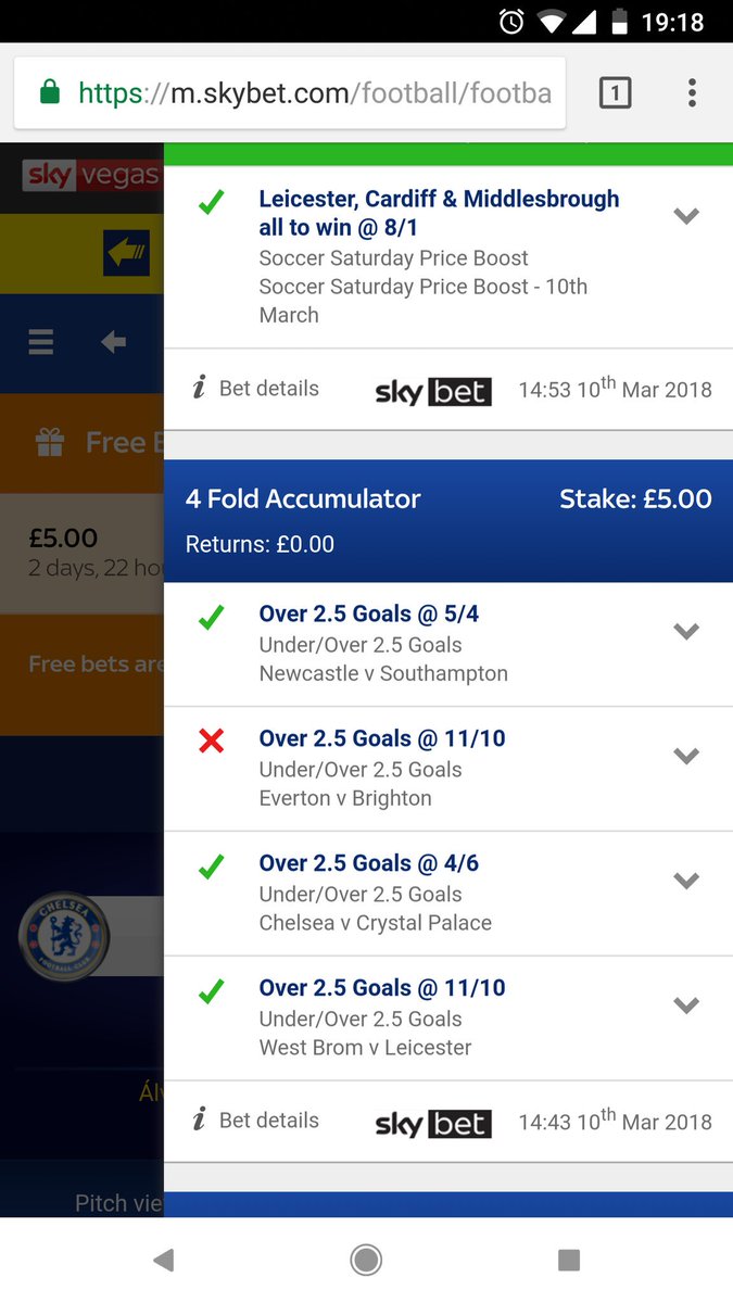 DSDBombers's tweet photo. @WayneRooney hi mate. Great 3 points. Can I have the 82 quid you owe me for missing that pen please? https://t.co/RBwrQSja9P