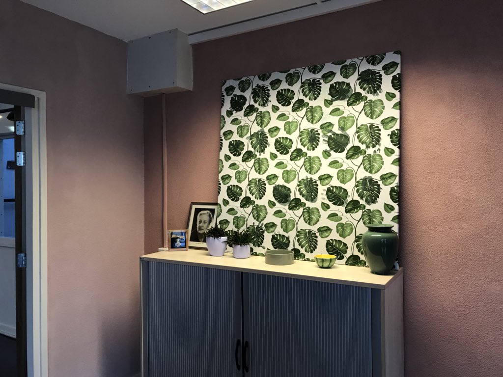 NLDOET: samen met lionsclub Soetermare high tea voor de gehandicapte bewoners van Middin locatie. De lionsdames van Soetermare hebben ook de tuinkamer opgeknapt. De lions en de zorgzame medewerkers  van Middin zijn toppers.