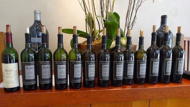 VinousMedia's tweet photo. “Hillside Select is not made in a Médoc style but I could make the case that it’s the quintessential #Napa Cabernet.” Stephen Tanzer tastes Shafer’s flagship #wine back to 1978. https://t.co/K6TxWwN7wE https://t.co/Uousg3JwPS