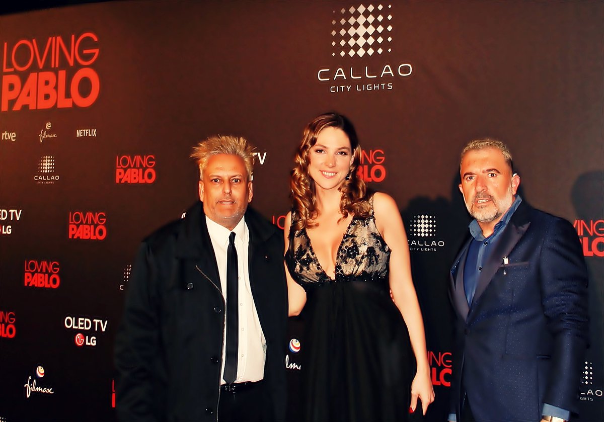 Jimidonas's tweet photo. Premier Loving Pablo. Foto con Paloma Bloyd @luciadelriomgmt @HelpCodeLifeEs @_IreneVilla_ @PenelopeCruzOfi @SMYLIFE_ https://t.co/S2fpVmRGAB Que grandes actores y directores tenemos!!!! https://t.co/KqbwIGvaVh