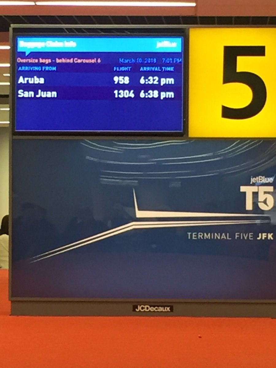 jeaneur8's tweet image. @JetBlue Seriously why would you put two full flights five minutes apart on the same carousel? #logisticsfail