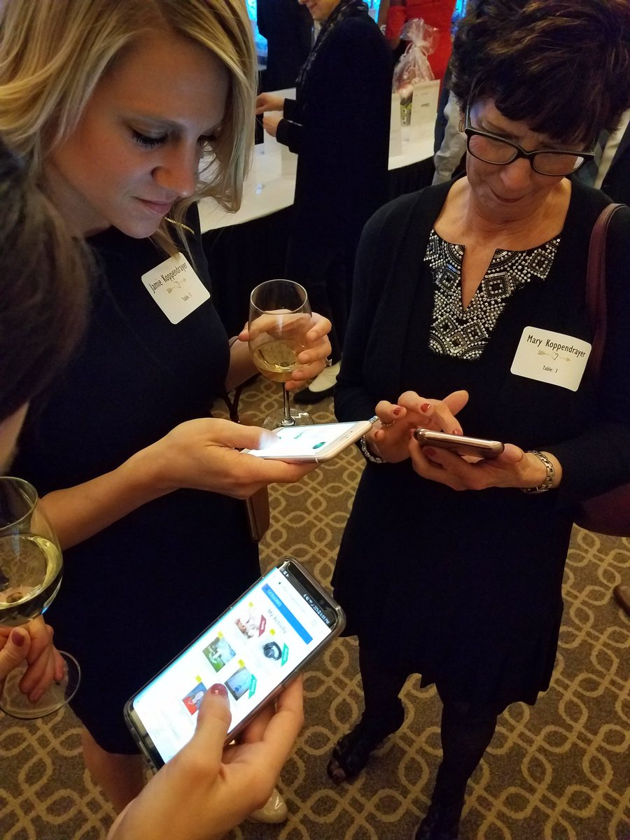 grtchndw's tweet photo. Silent auction bidding #DC508 https://t.co/InWnR9sbYH