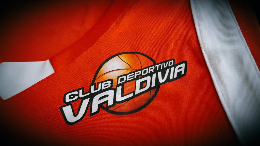 CDVBasket's tweet image. Lo hicimos CDVianos!! La serie queda 3-3! 74-76 la victoria en el Fiscal de Ancud y volvemos el miércoles a la Catedral!!! Gracias por el apoyo hoy, sin importar el desenlace de la serie uds son nuestra alma... hoy y siempre!! #VamosCDV #ValdiviaesCDV