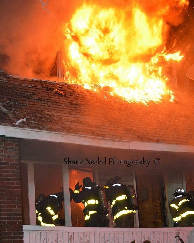 navrcos's tweet image. 🔥FEATURED POST 🔥
 @shaneneckel -  #Engine34 and #Squad4 getting ready to do some work💪💪💪 #fire #firetruck #dfd .
 ___💥Want to be featured? 💥_____
Use hastag chiefmiller

CHIEFMILLERAPPAREL.COM .
. 🔴CHECK OUT!🔴
Facebook- chiefmiller1
Periscope -chief_miller
Tumblr- ch…