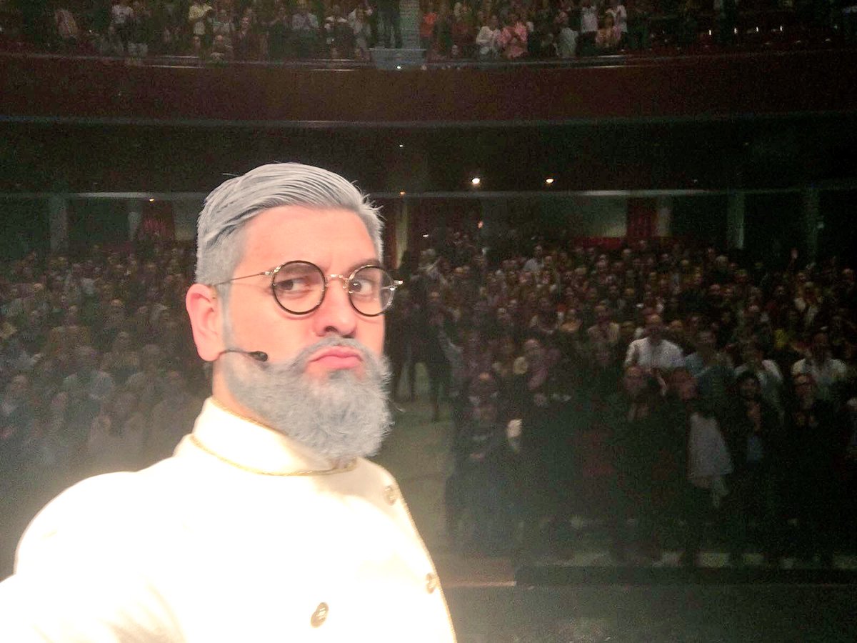 _ManuSanchez_'s tweet photo. 🔴EXTREMADURA | 🎉BADAJOZ🎉
GRACIAS GRACIAS Y GRACIAS!! Me hacéis saber siempre que en Extremadura estoy en casa!! Una noche increíble en el @lopezdeayala donde #ElBuenDictador ha salido conquistado para siempre. Extremadura no falla nunca!! https://t.co/c2vSuRoQBr