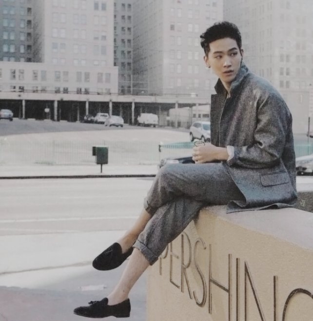 ᐟ◟Before I fell in love with words, with setting skies and singing birds, it was you i fell in love with first. 、