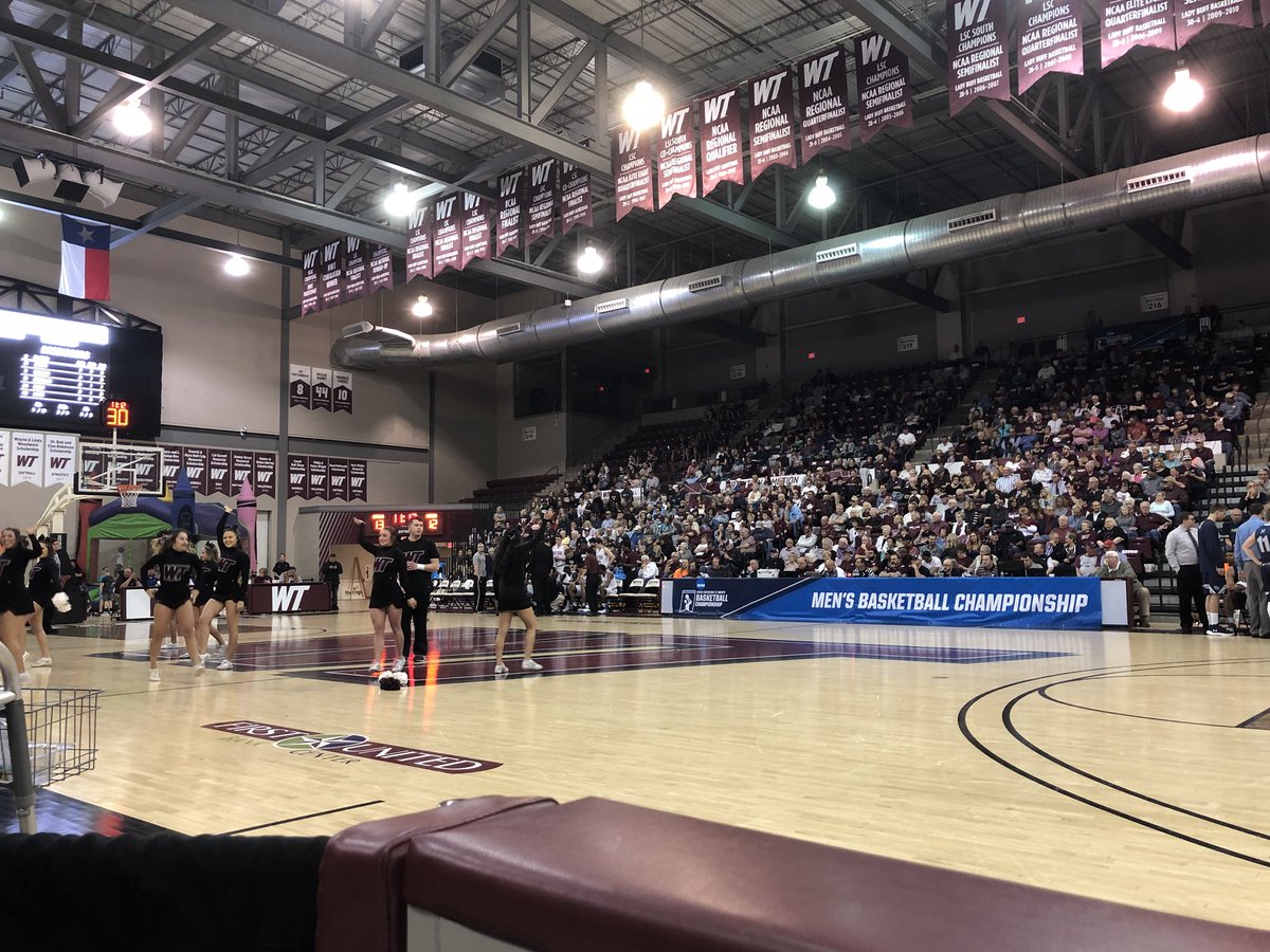 jlivi2's tweet photo. Strong crowd here, and the West Texas A&M band and cheer squad sure do make it feel like a real college basketball atmosphere. #D2MBB #SCRegion https://t.co/2fAmLVQWgE