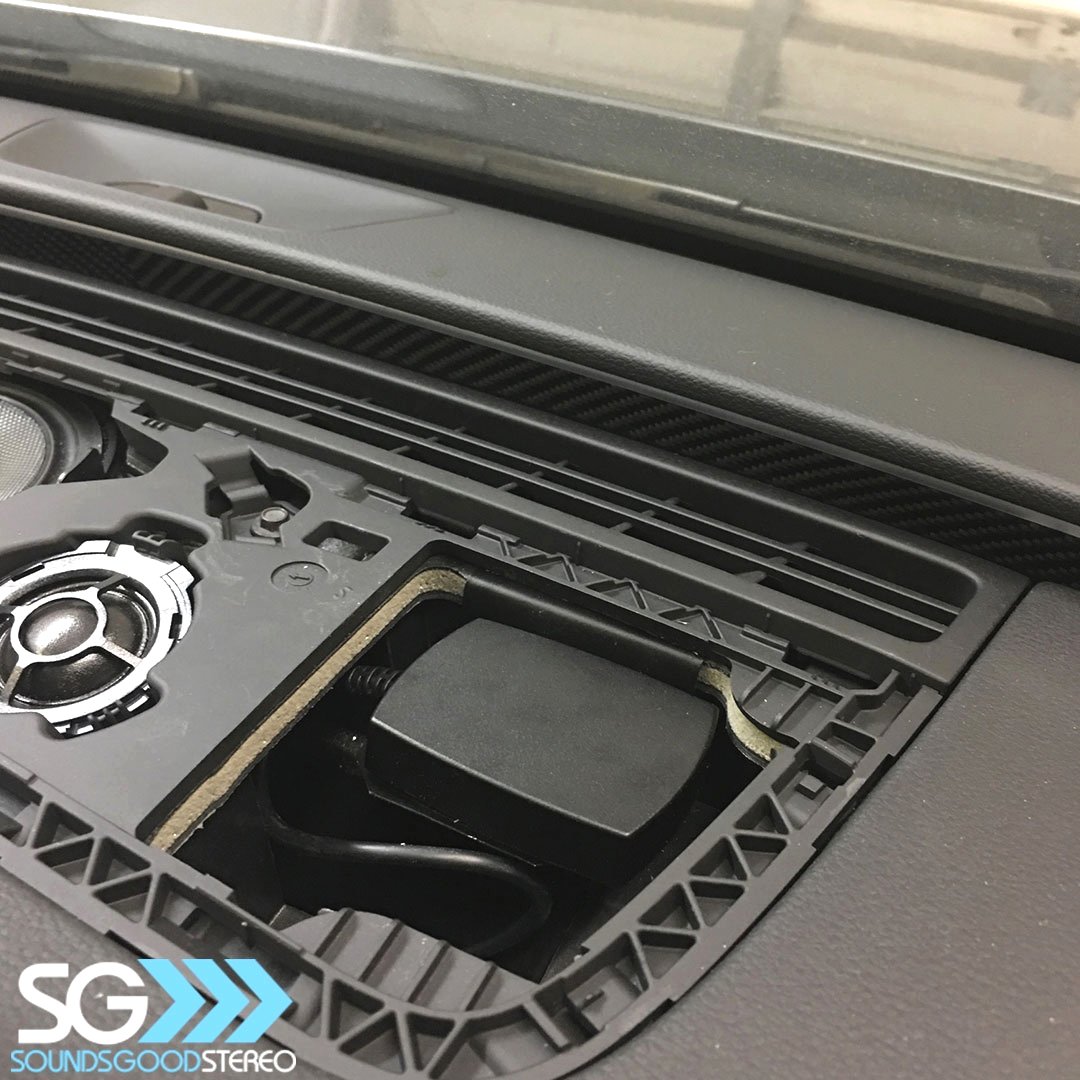 caraudioboca's tweet photo. Audi S7 + K40 Radar-GPS antenna found its home in the dash. It's like Audi knew the owner needed @k40electronics in their life :) Be sure to follow us @soundsgoodstereo as our next build is something you will not want to miss!#k40electronics #audi #S7 #radardetector #laserjamme https://t.co/6WVxmM8xiY