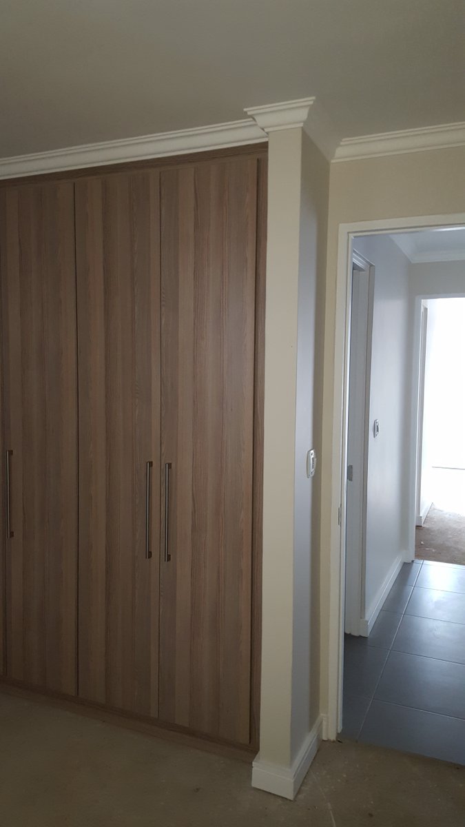 ModernTechlnte2's tweet image. Built-in  bedroom  closets