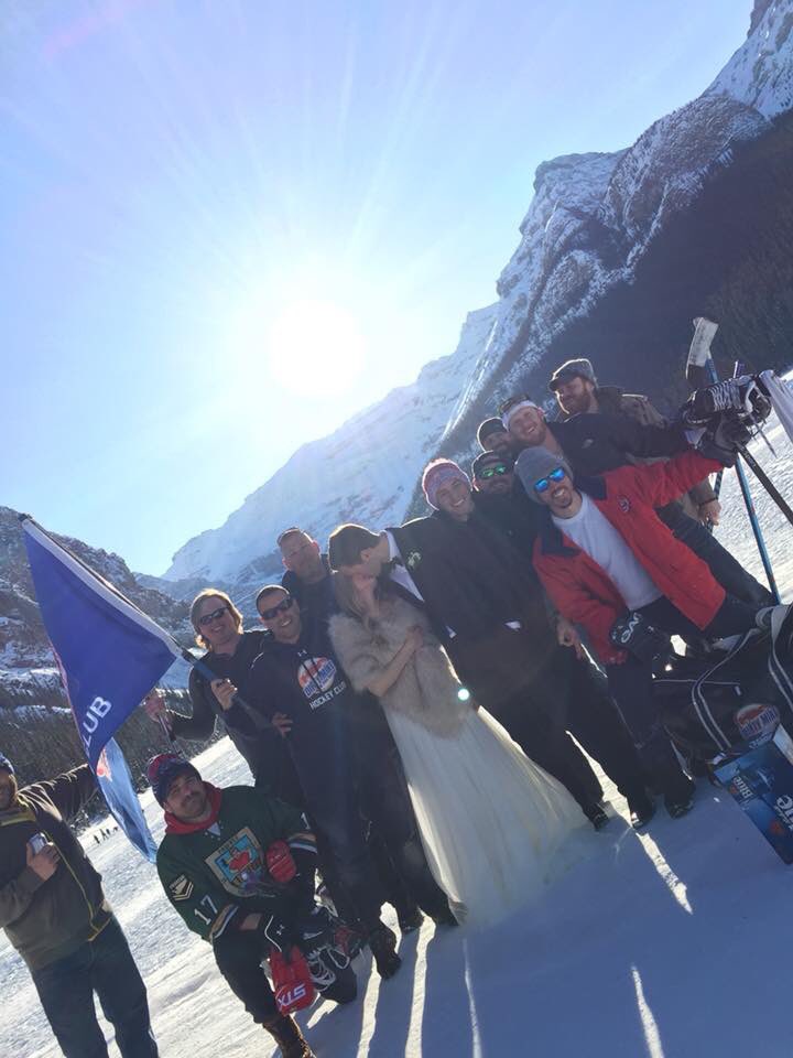 DMATBHockeyClub's tweet photo. When leaving the pond and even the wedding wants to stop for a picture with DMATB HC #ODR #LakeLouise 😍🚗 https://t.co/fyO82IePLB