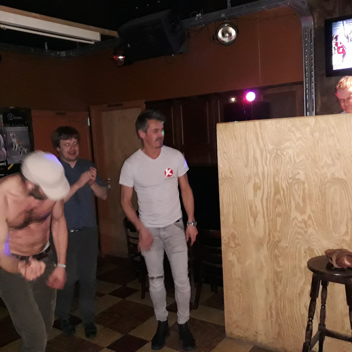 keldertrapken's tweet photo. En nu nog een @keldertrapken feestje. https://t.co/Cz2MXVsN7r