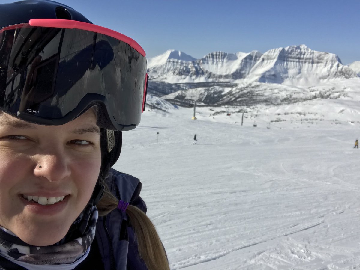 Teaching_Beauty's tweet photo. It was a true #bluebird day at @SunshineVillage #shredssv #girlswhoshred #candianrockies #banff #happyplace ππβ€οΈ https://t.co/a1IcWcD1K1
